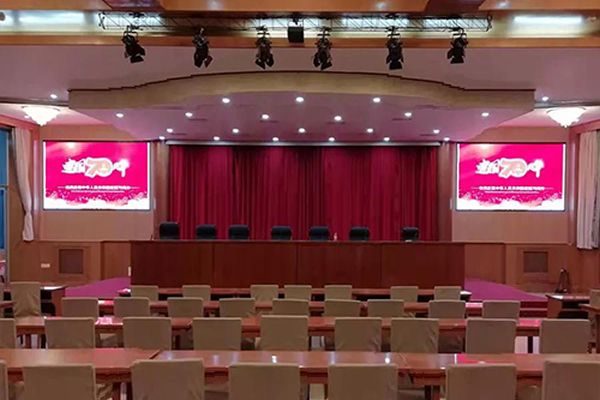 小間距LED顯示屏與無縫拼接屏區(qū)別在哪里？