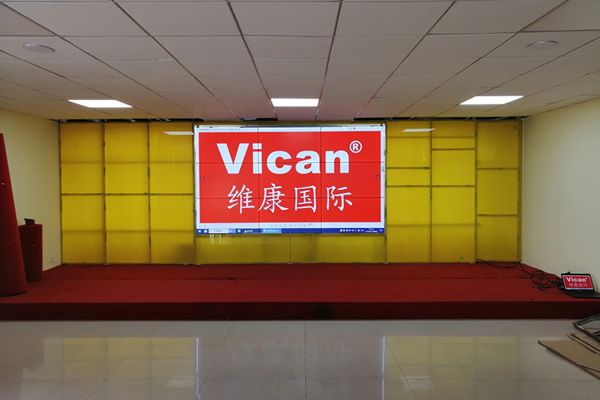 投影儀和拼接屏有什么區(qū)別，優(yōu)缺點(diǎn)有哪些