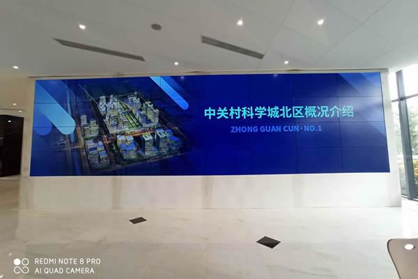 拼接屏是怎樣實(shí)現(xiàn)不變形拼接顯示的？