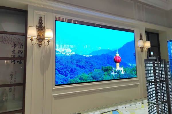 展廳大屏使用投影機(jī)好，還是LED顯示屏好