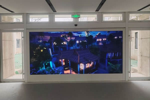 酒店使用LED顯示屏好，還是液晶拼接屏好？
